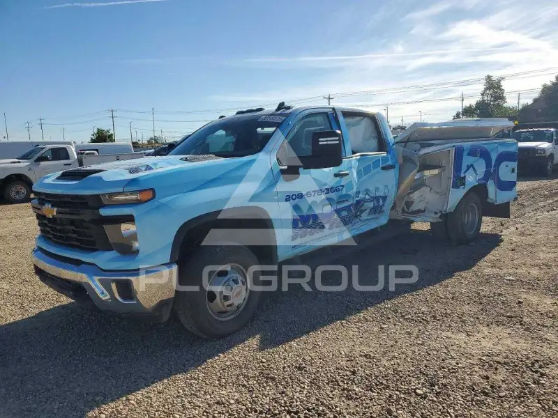2024 Chevrolet Silverado photo