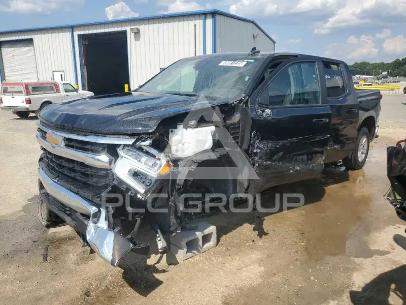 2024 Chevrolet Silverado photo