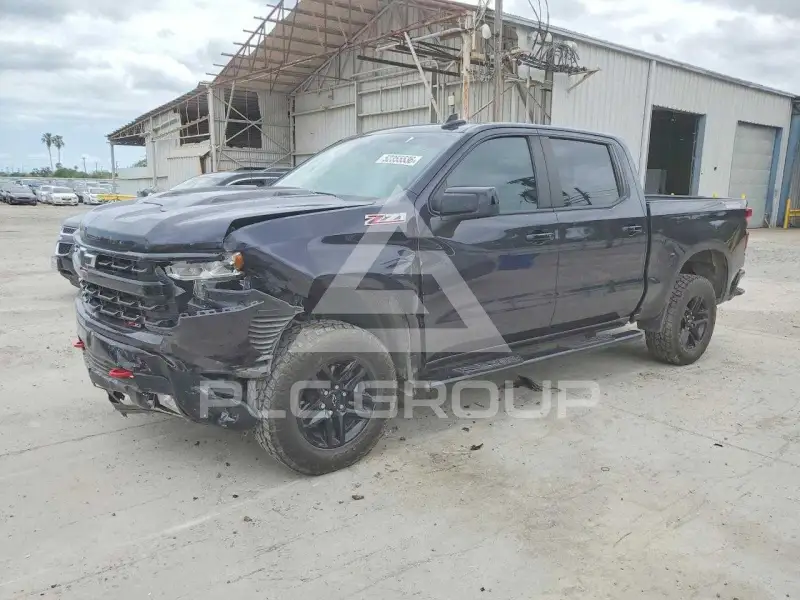 2024 Chevrolet Silverado photo