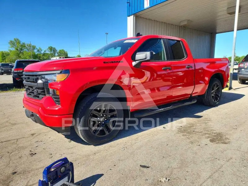 2024 Chevrolet Silverado photo
