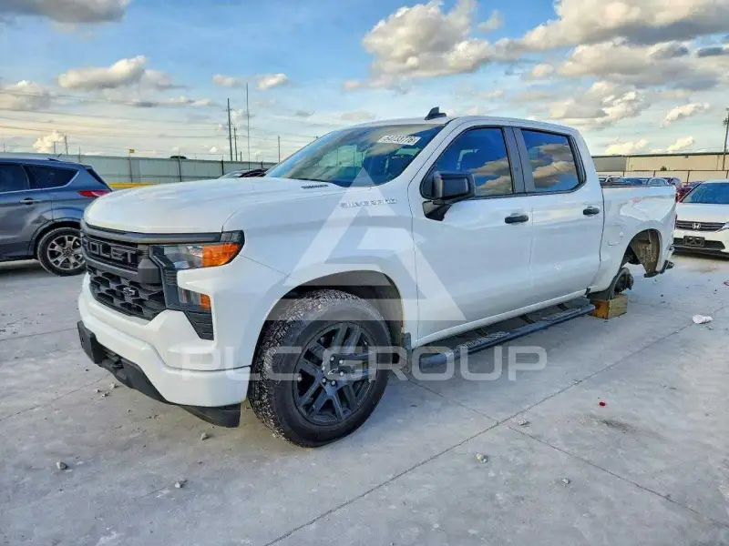 2024 Chevrolet Silverado photo