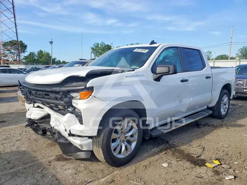 2024 Chevrolet Silverado photo