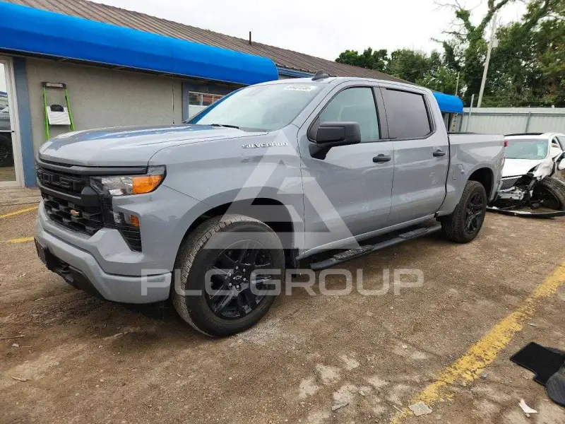 2024 Chevrolet Silverado photo