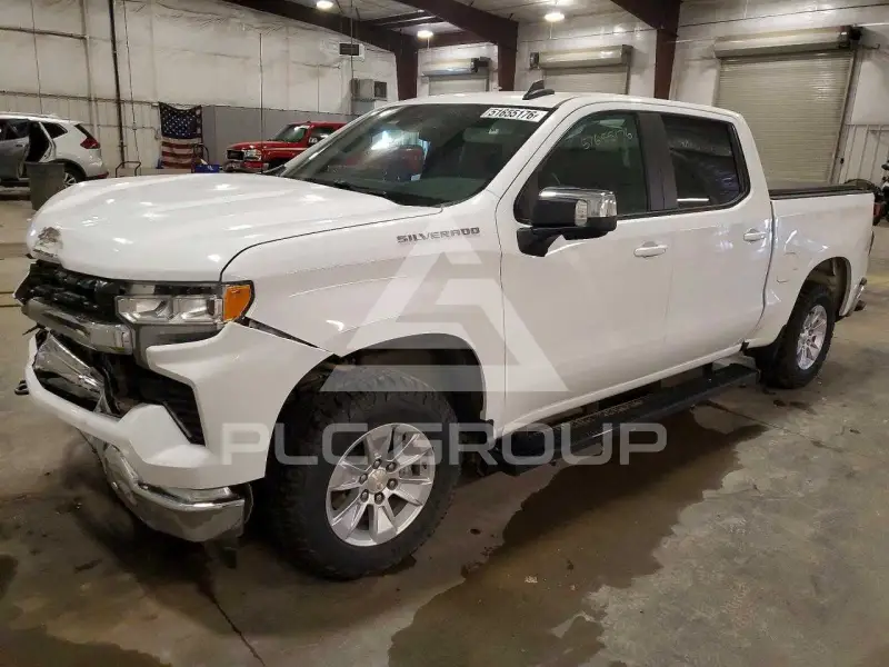 2024 Chevrolet Silverado photo