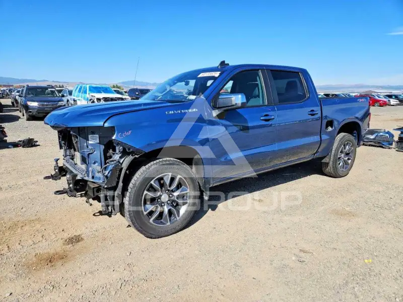 2024 Chevrolet Silverado photo