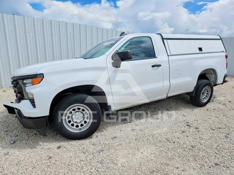 2024 Chevrolet Silverado photo