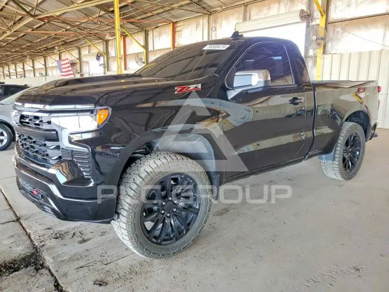2024 Chevrolet Silverado photo