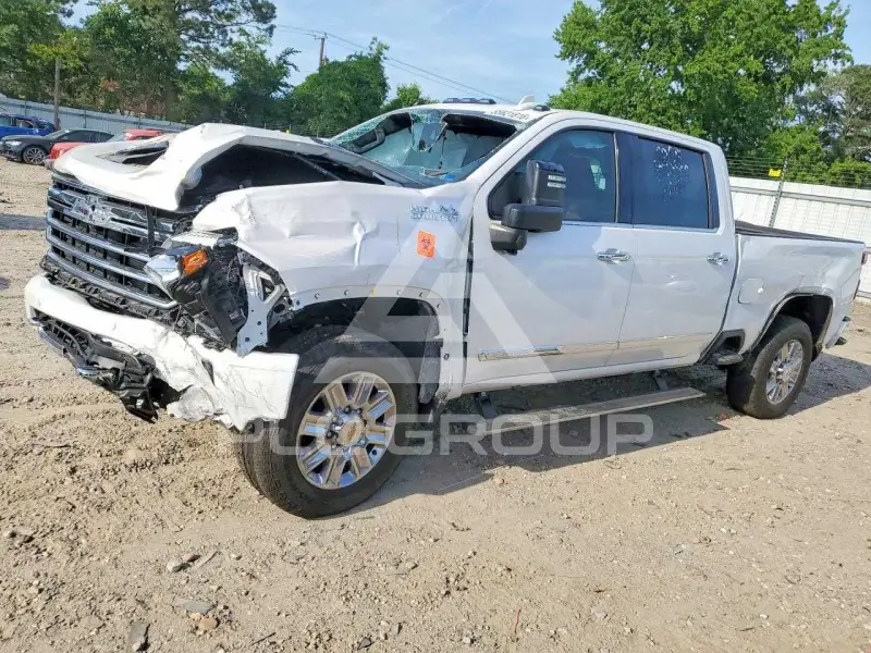 2024 Chevrolet Silverado photo