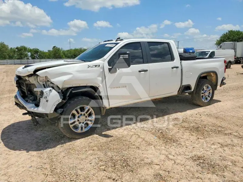 2024 Chevrolet Silverado photo