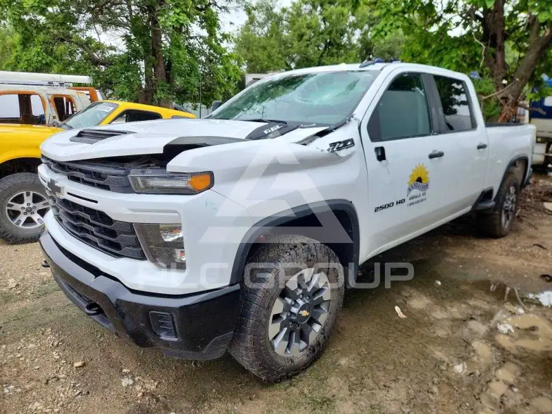 2024 Chevrolet Silverado photo