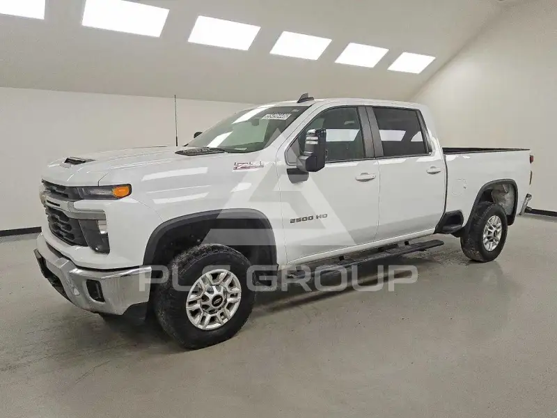 2024 Chevrolet Silverado photo