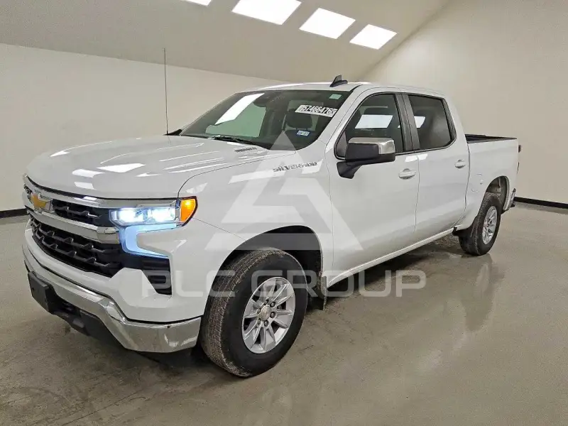 2024 Chevrolet Silverado photo