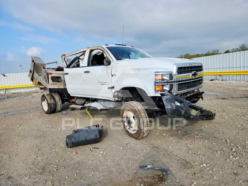 2024 Chevrolet Silverado photo
