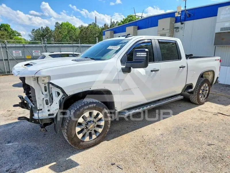 2024 Chevrolet Silverado photo