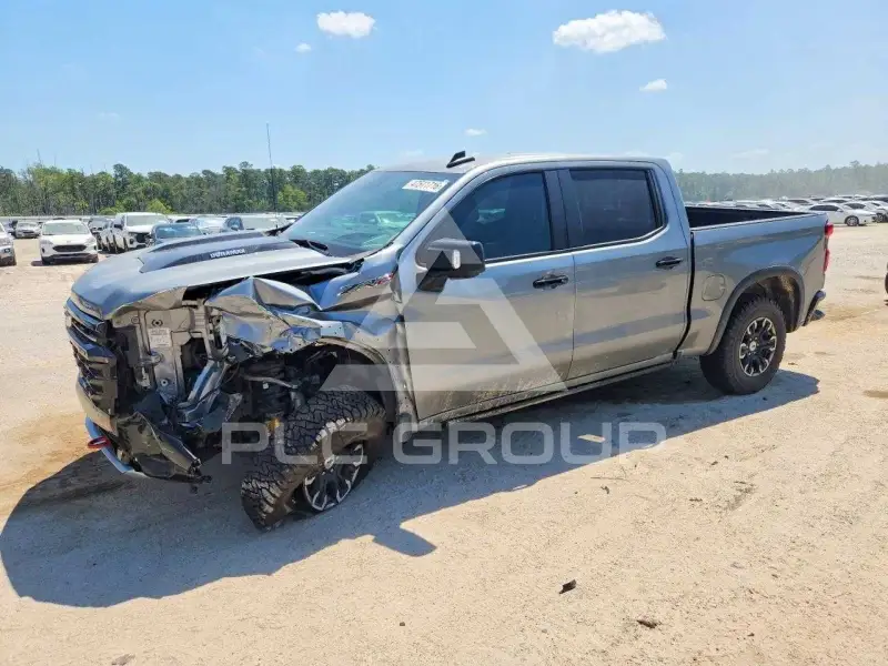 2024 Chevrolet Silverado photo