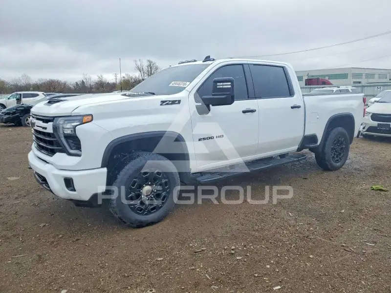 2024 Chevrolet Silverado фото