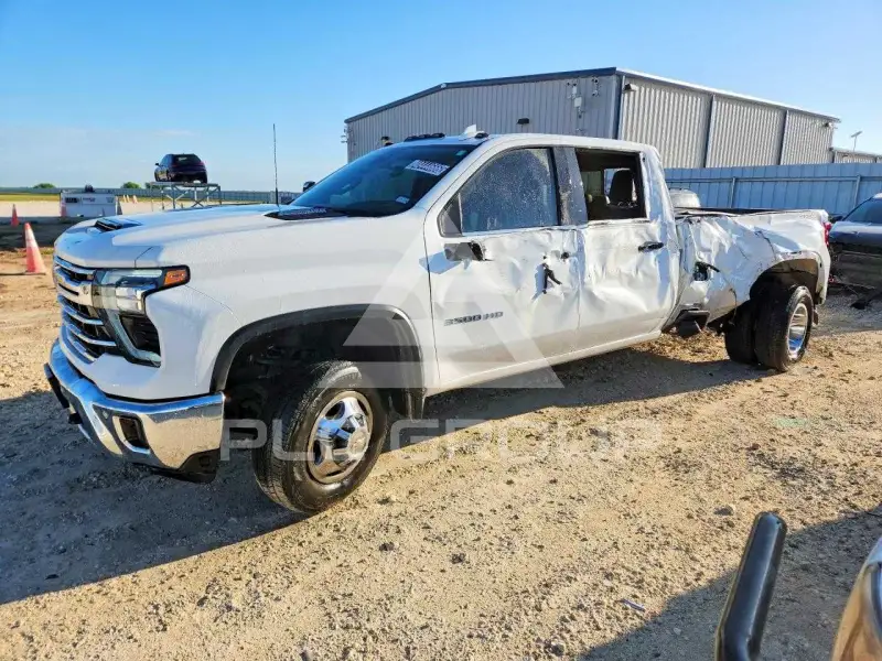 2024 Chevrolet Silverado фото