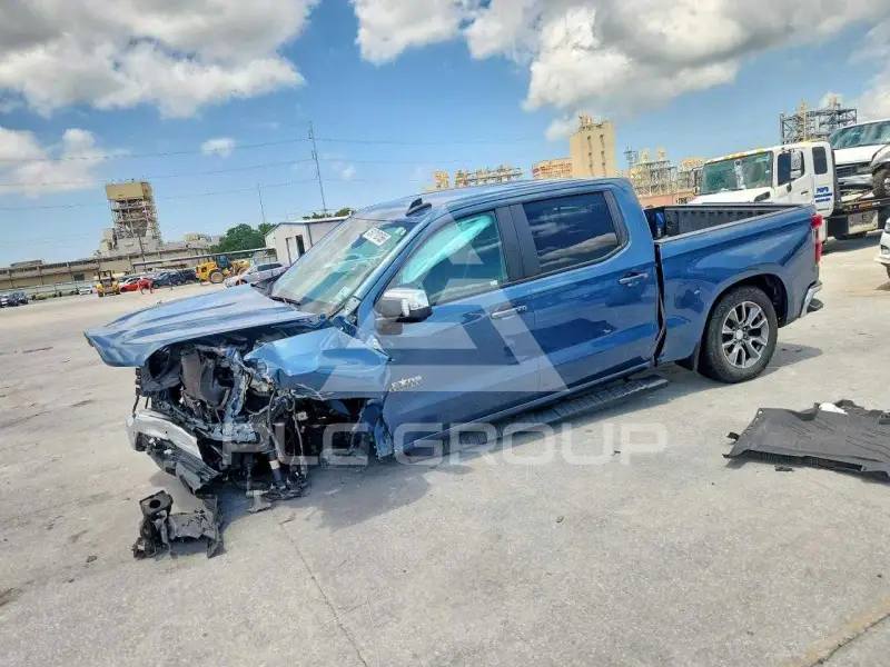 2024 Chevrolet Silverado photo