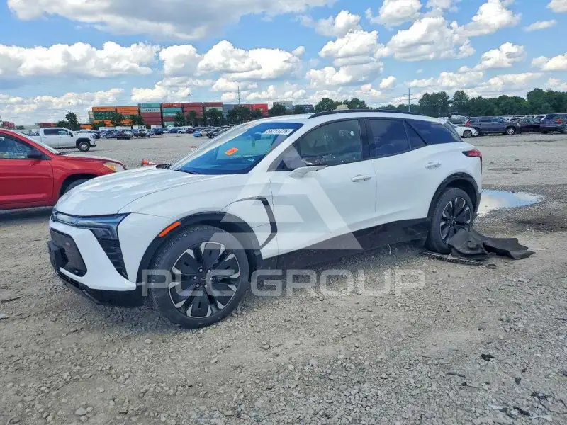 2024 Chevrolet Blazer photo