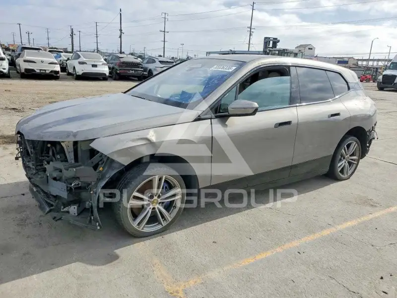 2024 BMW iX photo