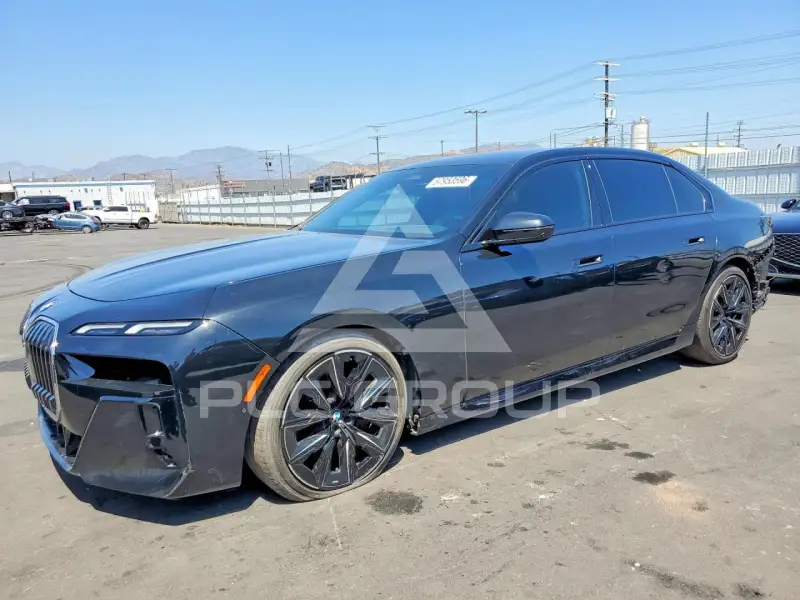 2024 BMW 740 фото