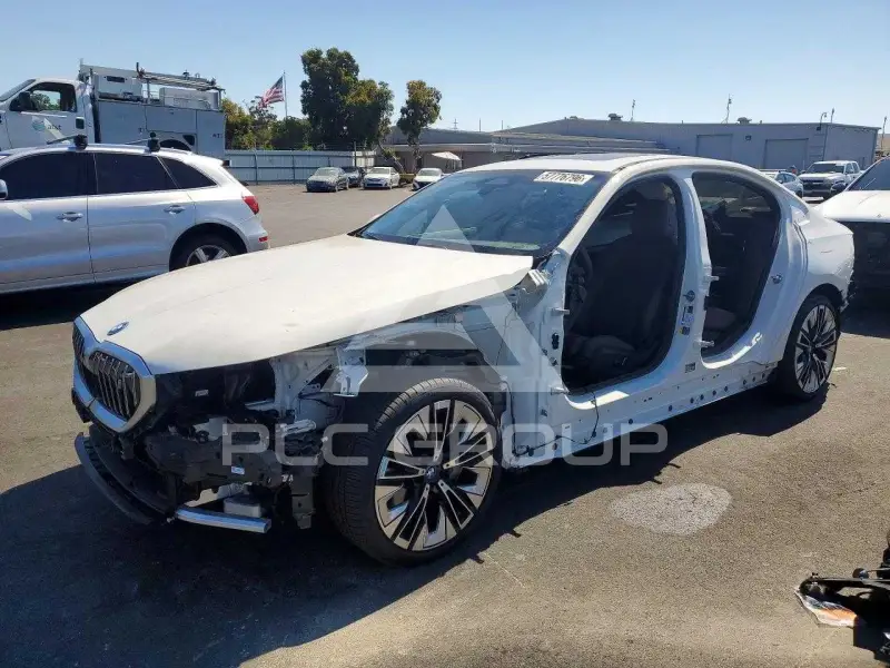 2024 BMW I5 фото