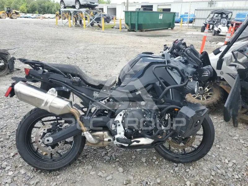 2024 BMW F800GS photo