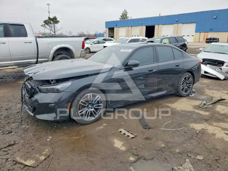 2024 BMW 530 фото