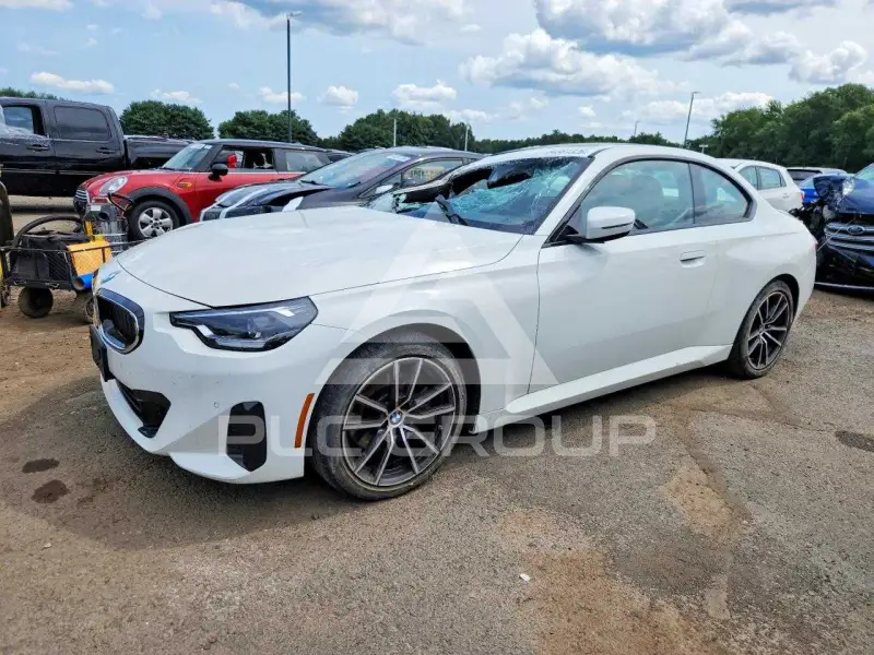 2024 BMW 230 фото
