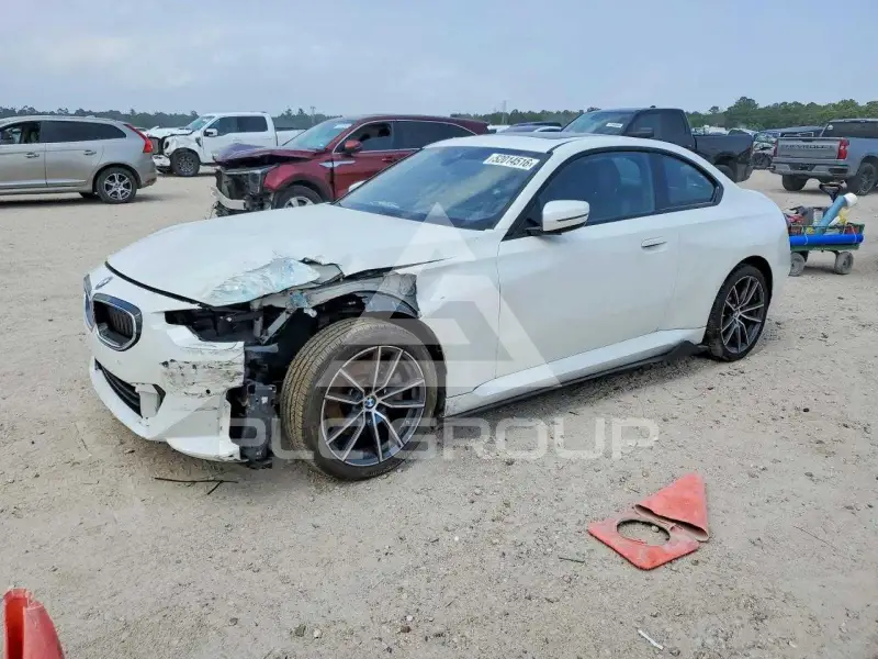 2024 BMW 230 фото