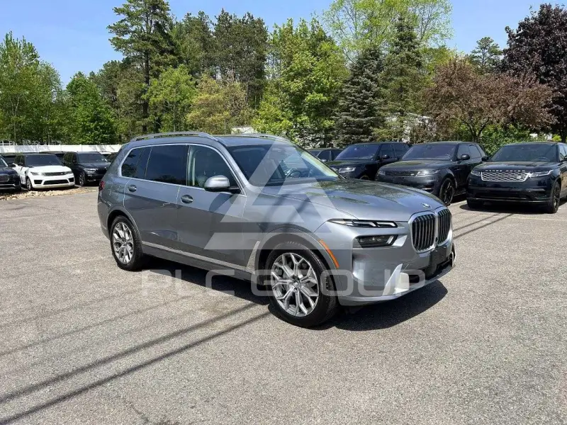 2024 BMW X7 фото