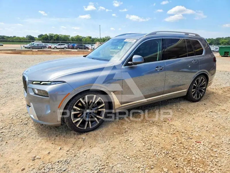 2024 BMW X7 фото