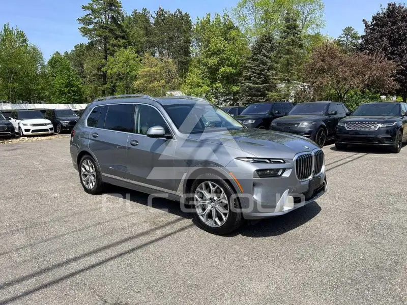 2024 BMW X7 фото