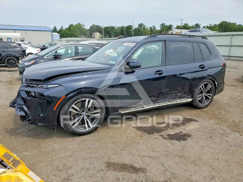2024 BMW X7 photo
