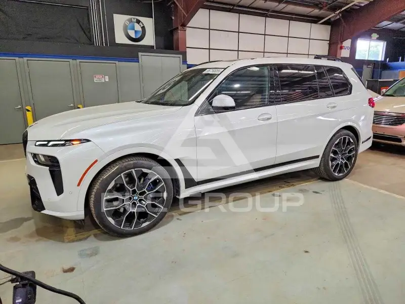 2024 BMW X7 фото