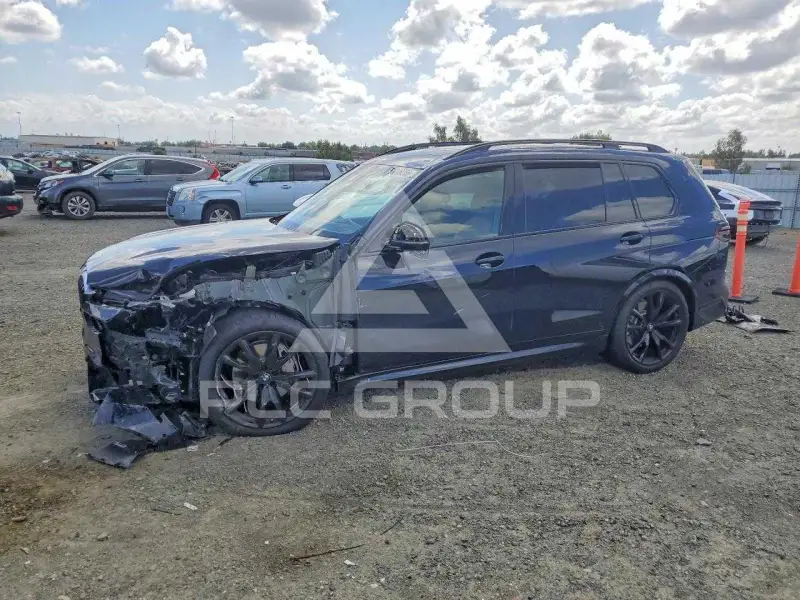 2024 BMW X7 фото