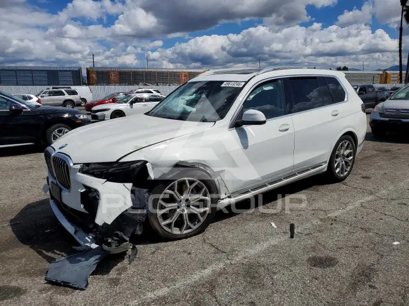 2024 BMW X7 фото