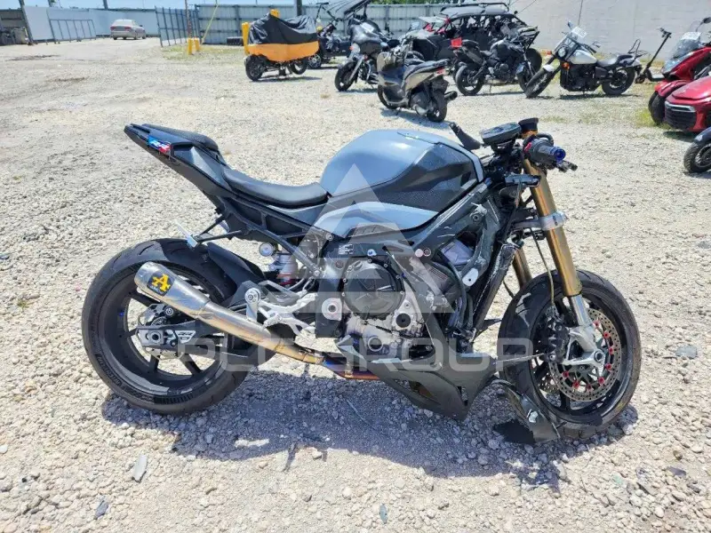 2024 BMW S1000 фото
