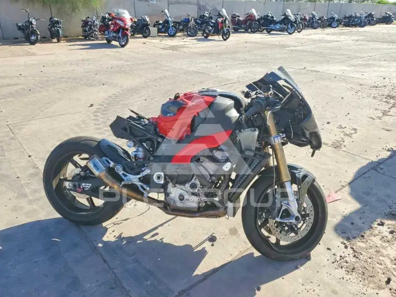 2024 BMW S1000 фото