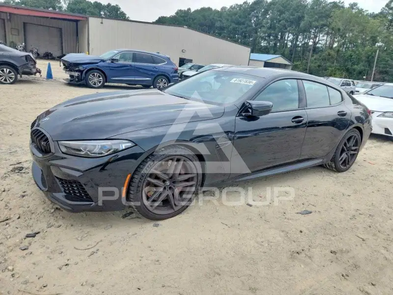 2024 BMW M8 фото