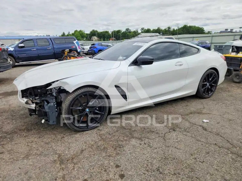 2024 BMW M8 фото