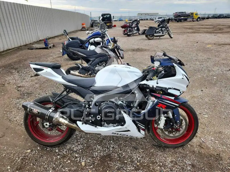 2024 Suzuki GSX-R750 photo
