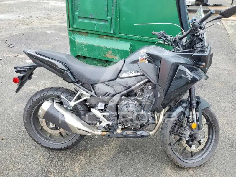 2024 Honda CB photo
