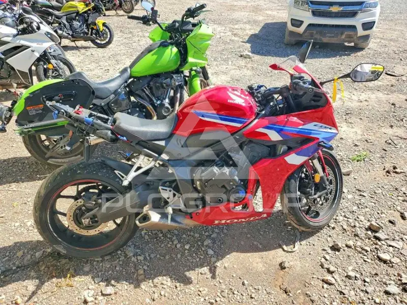 2024 Honda CBR photo