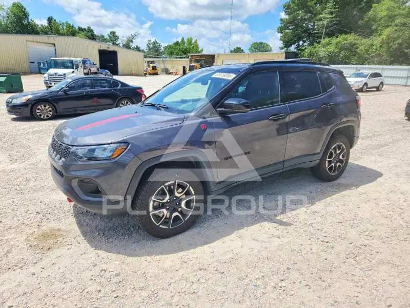 2024 Jeep COMPASS photo