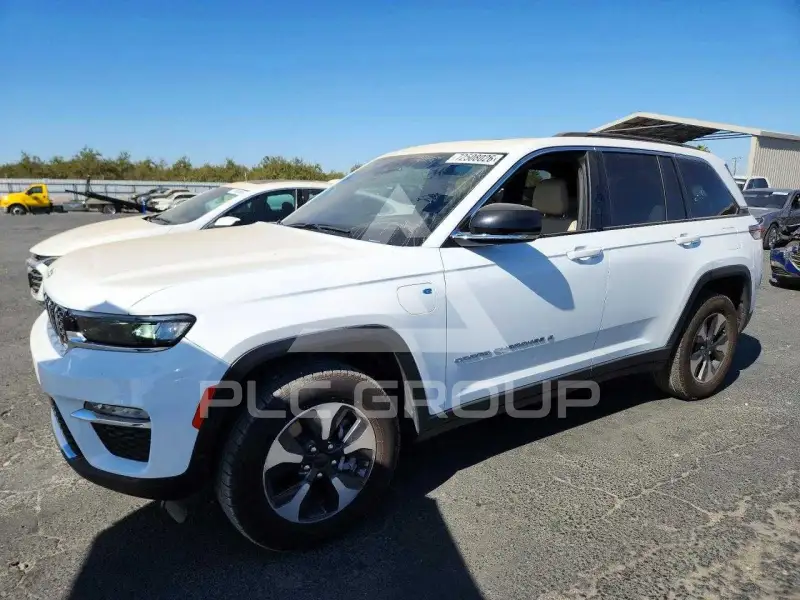 2024 Jeep CHEROKEE photo