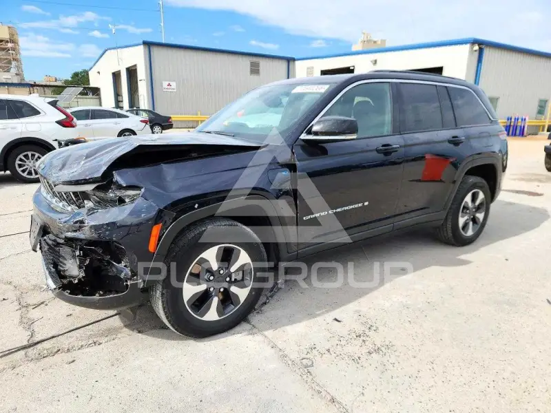 2024 Jeep CHEROKEE photo