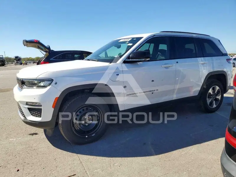 2024 Jeep CHEROKEE photo