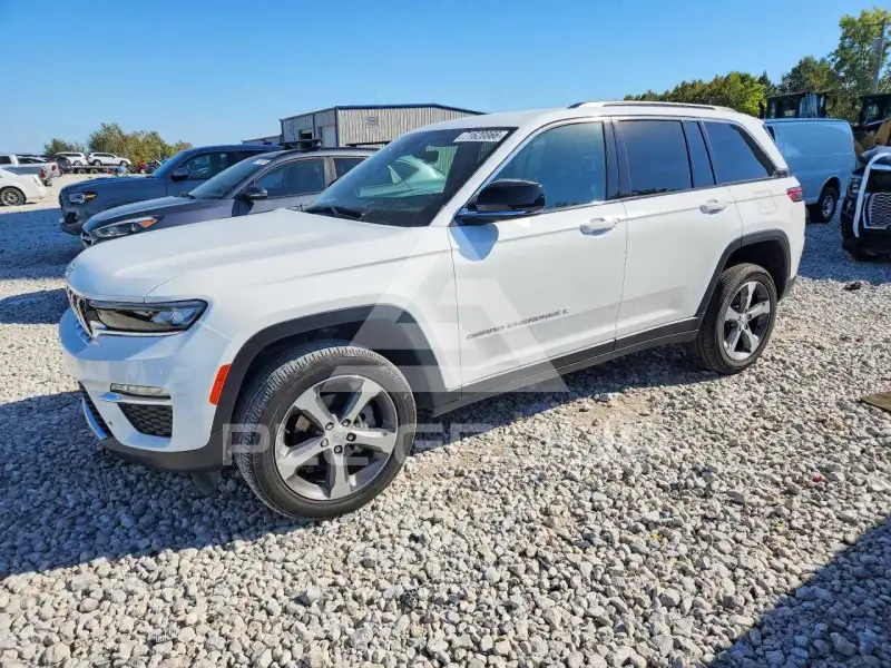 2024 Jeep CHEROKEE photo
