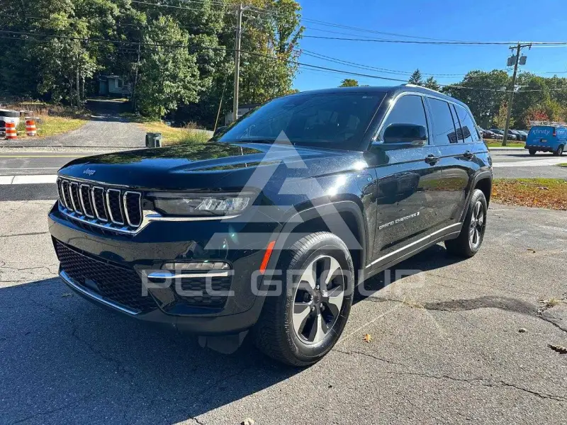2024 Jeep CHEROKEE photo